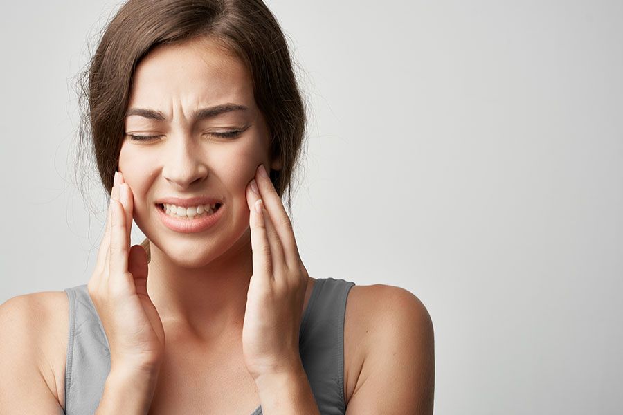 Sensibilidad dental tras el Blanqueamiento - ¿Cómo calmarla?